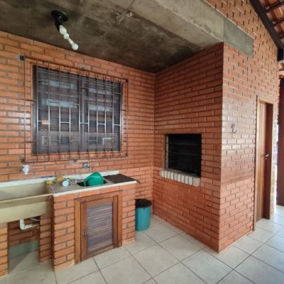 Casa Residencial com 188m², 5 quartos, 1 suíte, 3 garagens, no bairro Ingleses em Florianópolis