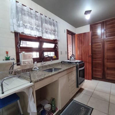 Casa Residencial com 188m², 5 quartos, 1 suíte, 3 garagens, no bairro Ingleses em Florianópolis