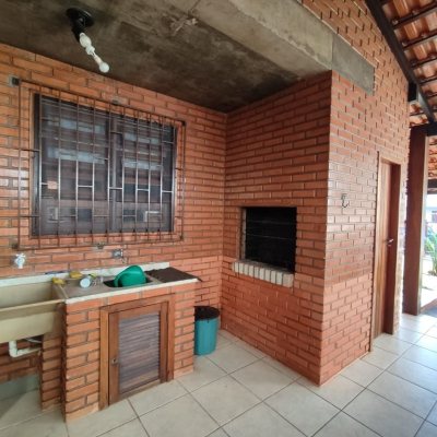 Casa Residencial com 188m², 5 quartos, 1 suíte, 3 garagens, no bairro Ingleses em Florianópolis