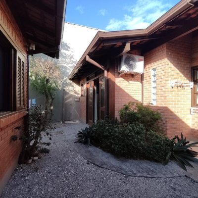 Casa Residencial com 188m², 5 quartos, 1 suíte, 3 garagens, no bairro Ingleses em Florianópolis