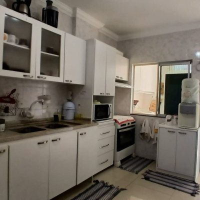 Apartamentos com 131m², 3 quartos, 2 suítes, 1 garagem, no bairro Balneário em Florianópolis