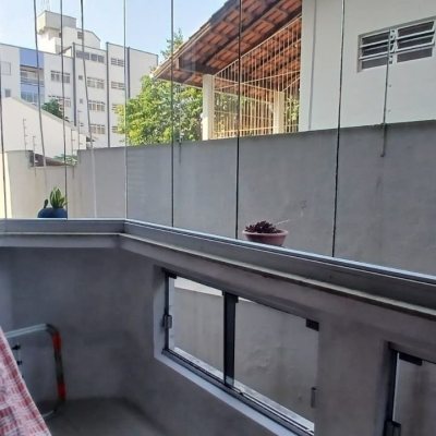 Apartamentos com 131m², 3 quartos, 2 suítes, 1 garagem, no bairro Balneário em Florianópolis