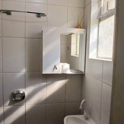 Apartamentos com 131m², 3 quartos, 2 suítes, 1 garagem, no bairro Balneário em Florianópolis