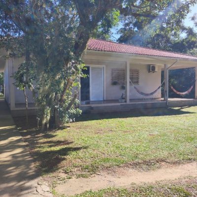 Casa Residencial com 110m², 3 quartos, 2 garagens, no bairro Enseada de Brito em Palhoça