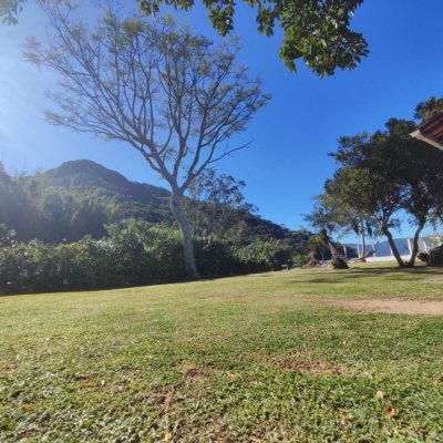 Casa Residencial com 110m², 3 quartos, 2 garagens, no bairro Enseada de Brito em Palhoça