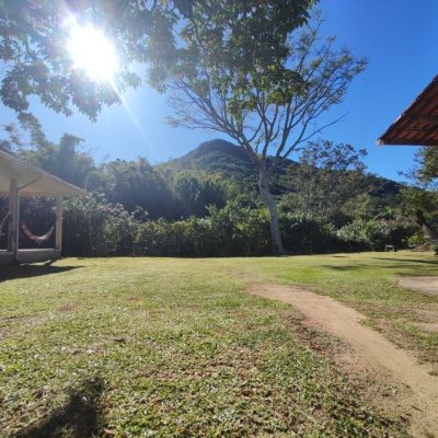 Casa Residencial com 110m², 3 quartos, 2 garagens, no bairro Enseada de Brito em Palhoça