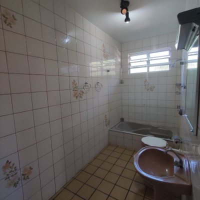 Casa Residencial com 110m², 3 quartos, 2 garagens, no bairro Enseada de Brito em Palhoça