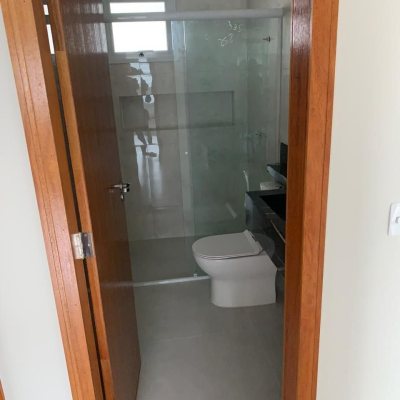 Casa Residencial com 116m², 3 quartos, 1 suíte, 2 garagens, no bairro Forquilhas em São José