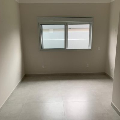 Casa Residencial com 116m², 3 quartos, 1 suíte, 2 garagens, no bairro Forquilhas em São José