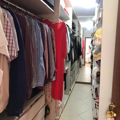 Casa Residencial com 350m², 4 quartos, 3 suítes, 2 garagens, no bairro Canto em Florianópolis