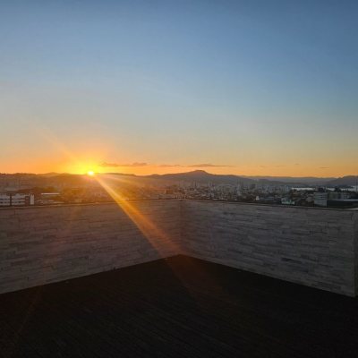 Cobertura com 170m², 3 quartos, 3 suítes, 2 garagens, no bairro Capoeiras em Florianópolis