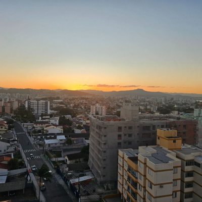 Cobertura com 170m², 3 quartos, 3 suítes, 2 garagens, no bairro Capoeiras em Florianópolis