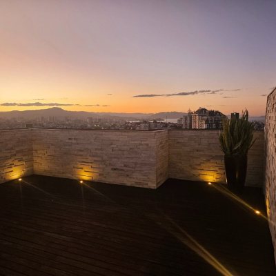 Cobertura com 170m², 3 quartos, 3 suítes, 2 garagens, no bairro Capoeiras em Florianópolis