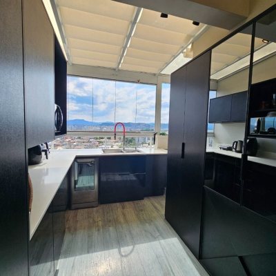 Cobertura com 170m², 3 quartos, 3 suítes, 2 garagens, no bairro Capoeiras em Florianópolis