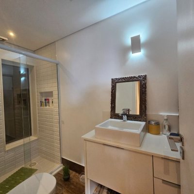 Cobertura com 170m², 3 quartos, 3 suítes, 2 garagens, no bairro Capoeiras em Florianópolis