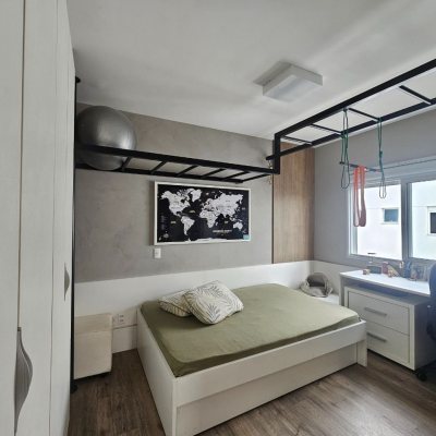 Cobertura com 170m², 3 quartos, 3 suítes, 2 garagens, no bairro Capoeiras em Florianópolis