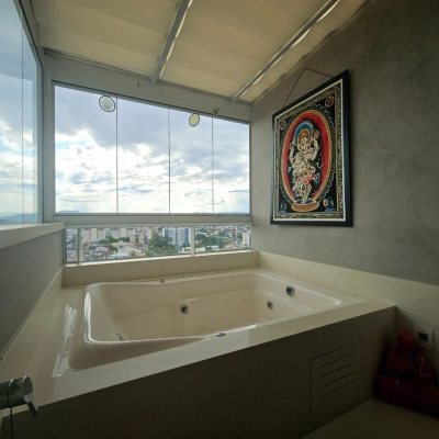 Cobertura com 170m², 3 quartos, 3 suítes, 2 garagens, no bairro Capoeiras em Florianópolis