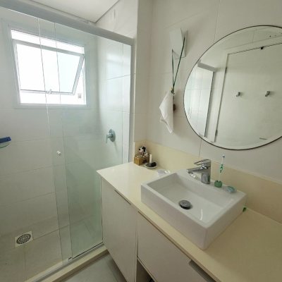 Cobertura com 170m², 3 quartos, 3 suítes, 2 garagens, no bairro Capoeiras em Florianópolis