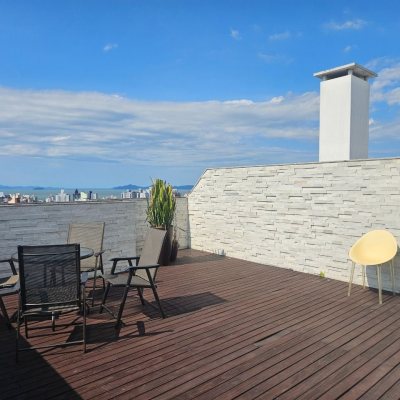 Cobertura com 170m², 3 quartos, 3 suítes, 2 garagens, no bairro Capoeiras em Florianópolis