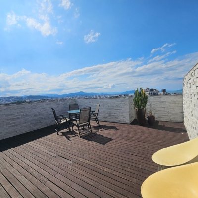 Cobertura com 170m², 3 quartos, 3 suítes, 2 garagens, no bairro Capoeiras em Florianópolis