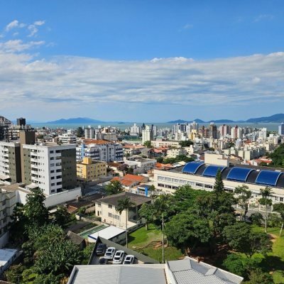 Cobertura com 170m², 3 quartos, 3 suítes, 2 garagens, no bairro Capoeiras em Florianópolis