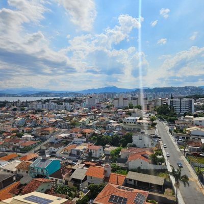 Cobertura com 170m², 3 quartos, 3 suítes, 2 garagens, no bairro Capoeiras em Florianópolis