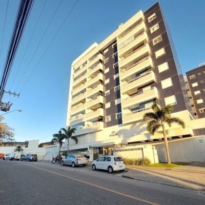 Cobertura com 170m², 3 quartos, 3 suítes, 2 garagens, no bairro Capoeiras em Florianópolis