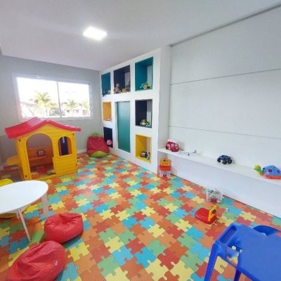 Cobertura com 170m², 3 quartos, 3 suítes, 2 garagens, no bairro Capoeiras em Florianópolis