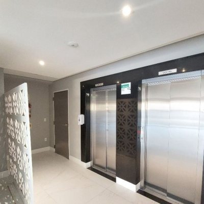 Cobertura com 170m², 3 quartos, 3 suítes, 2 garagens, no bairro Capoeiras em Florianópolis