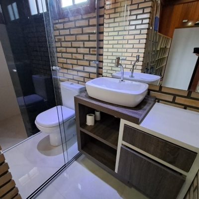 Casa Residencial com 75m², 3 quartos, 1 suíte, 4 garagens, no bairro Ingleses em Florianópolis