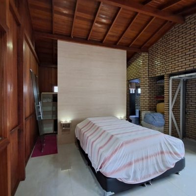 Casa Residencial com 75m², 3 quartos, 1 suíte, 4 garagens, no bairro Ingleses em Florianópolis