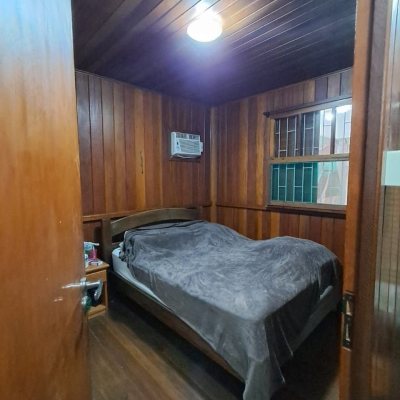 Casa Residencial com 75m², 3 quartos, 1 suíte, 4 garagens, no bairro Ingleses em Florianópolis