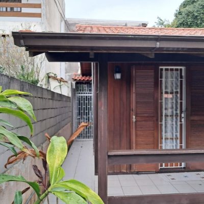 Casa Residencial com 75m², 3 quartos, 1 suíte, 4 garagens, no bairro Ingleses em Florianópolis