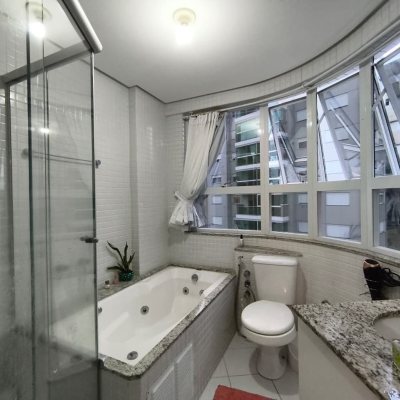 Apartamentos com 107m², 3 quartos, 1 suíte, 2 garagens, no bairro Itacorubi em Florianópolis