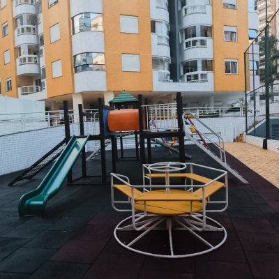 Apartamentos com 107m², 3 quartos, 1 suíte, 2 garagens, no bairro Itacorubi em Florianópolis