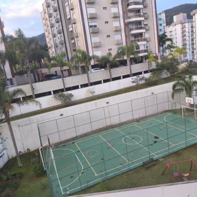 Apartamentos com 107m², 3 quartos, 1 suíte, 2 garagens, no bairro Itacorubi em Florianópolis