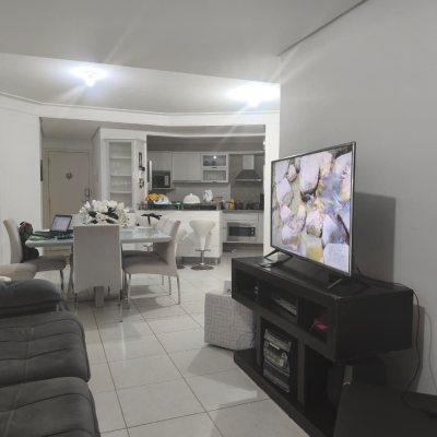 Apartamentos com 107m², 3 quartos, 1 suíte, 2 garagens, no bairro Itacorubi em Florianópolis