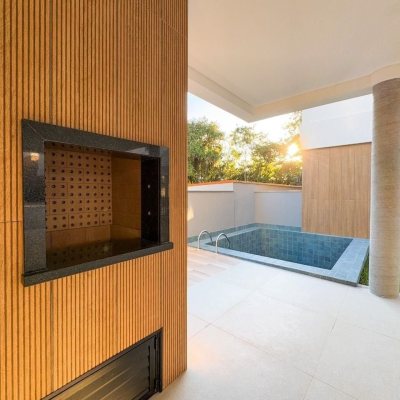 Casa em Condomínio com 230m², 3 quartos, 3 suítes, 2 garagens, no bairro Cacupé em Florianópolis