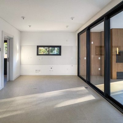 Casa em Condomínio com 230m², 3 quartos, 3 suítes, 2 garagens, no bairro Cacupé em Florianópolis