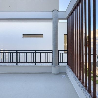 Casa em Condomínio com 230m², 3 quartos, 3 suítes, 2 garagens, no bairro Cacupé em Florianópolis