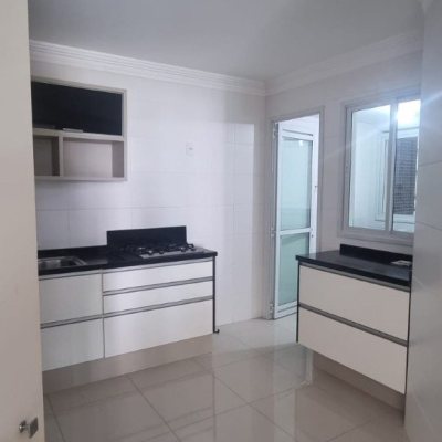 Apartamentos com 127m², 4 quartos, 1 suíte, 2 garagens, no bairro Itacorubi em Florianópolis