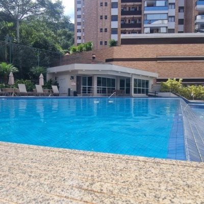 Apartamentos com 127m², 4 quartos, 1 suíte, 2 garagens, no bairro Itacorubi em Florianópolis