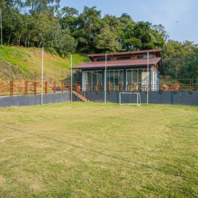 Casa em Condomínio com 235m², 4 quartos, 3 suítes, 2 garagens, no bairro Cachoeira do Bom Jesus em Florianópolis
