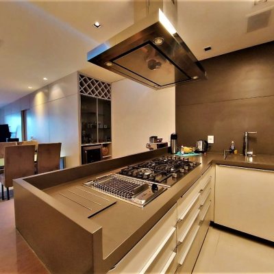 Apartamentos com 117m², 3 quartos, 3 suítes, 3 garagens, no bairro Centro em Florianópolis