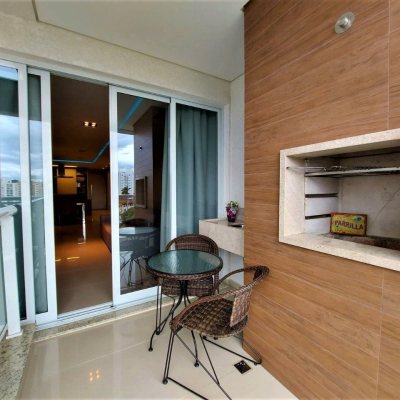 Apartamentos com 117m², 3 quartos, 3 suítes, 3 garagens, no bairro Centro em Florianópolis