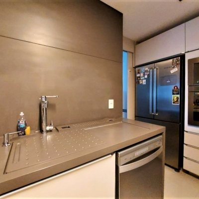 Apartamentos com 117m², 3 quartos, 3 suítes, 3 garagens, no bairro Centro em Florianópolis