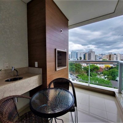 Apartamentos com 117m², 3 quartos, 3 suítes, 3 garagens, no bairro Centro em Florianópolis