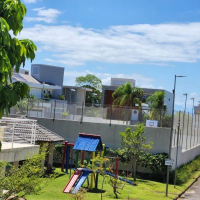 Terreno Comercial/Residencial com 749m², no bairro Corrego Grande em Florianópolis