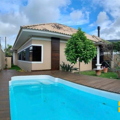 Casa em Condomínio com 197m², 4 quartos, 3 suítes, 2 garagens, no bairro Cachoeira do Bom Jesus em Florianópolis