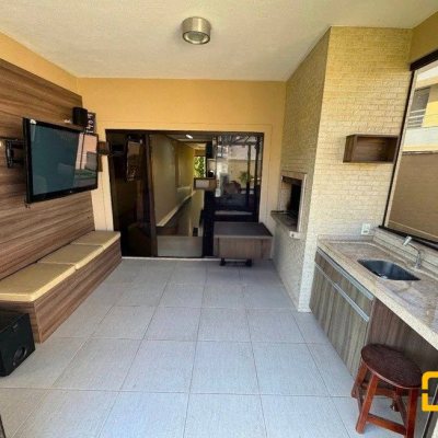 Casa em Condomínio com 197m², 4 quartos, 3 suítes, 2 garagens, no bairro Cachoeira do Bom Jesus em Florianópolis